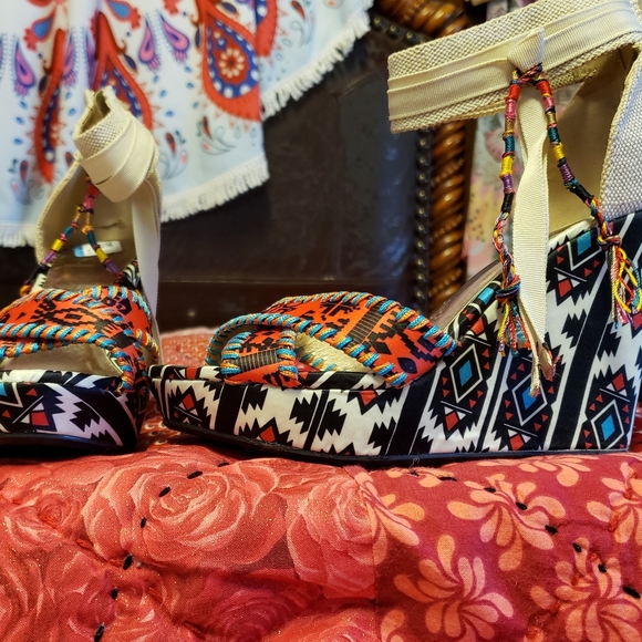 Wedge Heel - Picture 6 of 9